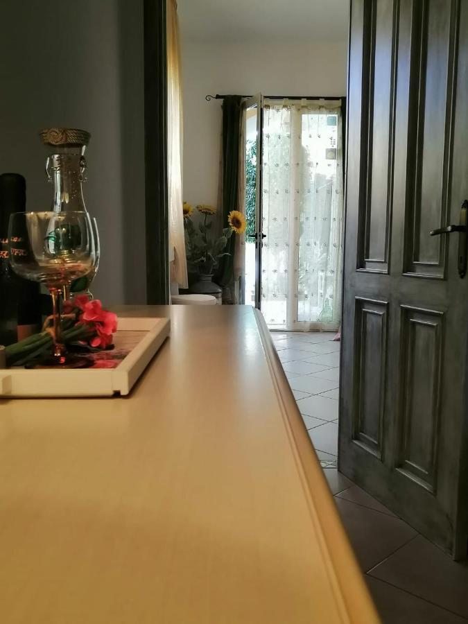 Domos Le Due Tuie Bed & Breakfast พิสซินาส ภายนอก รูปภาพ
