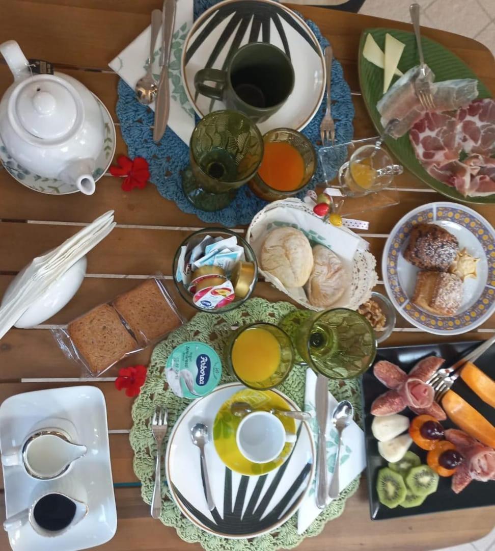 Domos Le Due Tuie Bed & Breakfast พิสซินาส ภายนอก รูปภาพ