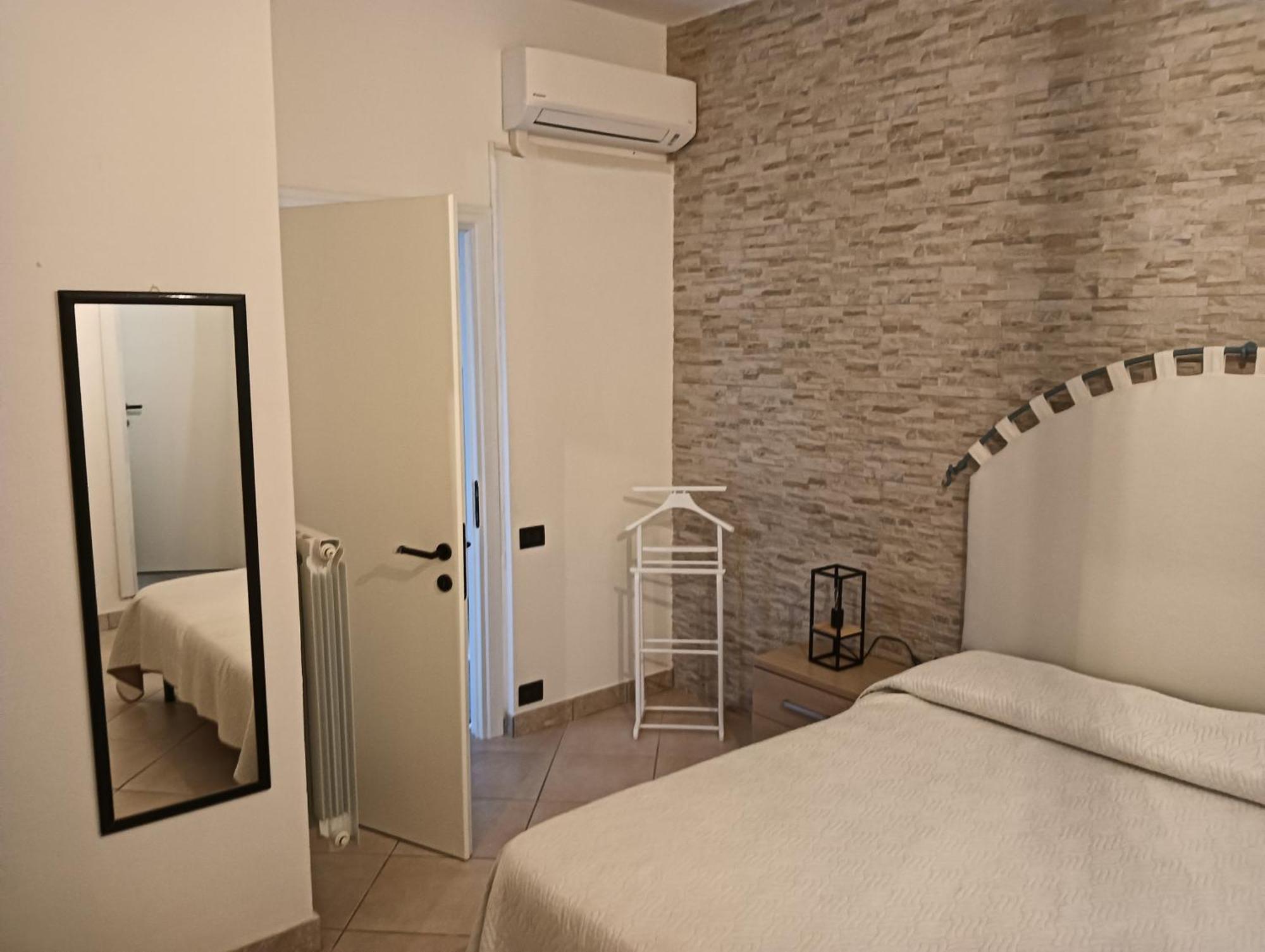 Domos Le Due Tuie Bed & Breakfast พิสซินาส ภายนอก รูปภาพ