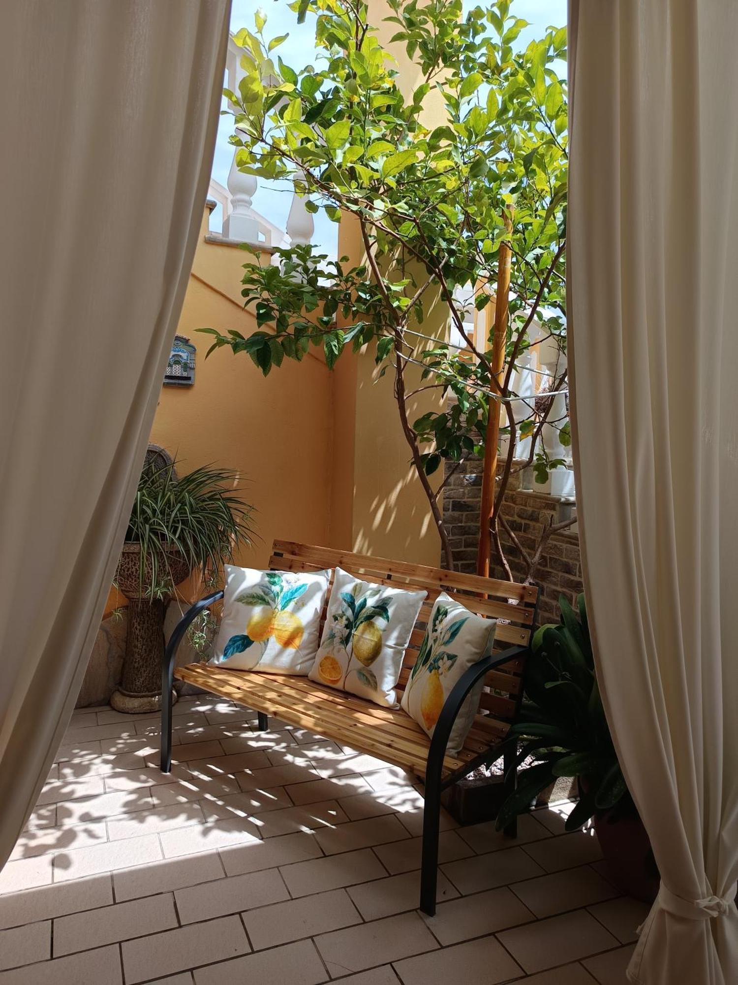 Domos Le Due Tuie Bed & Breakfast พิสซินาส ภายนอก รูปภาพ