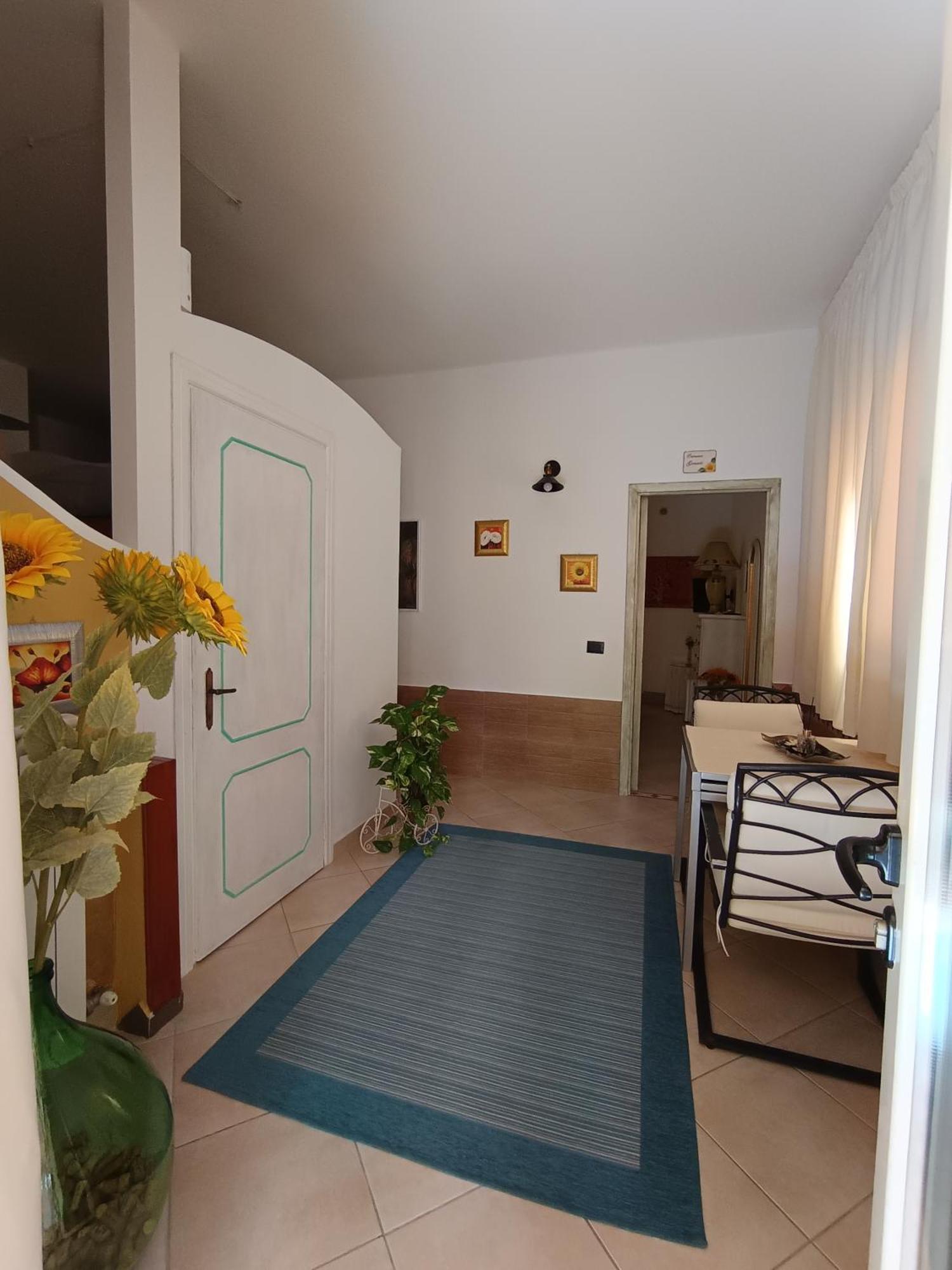 Domos Le Due Tuie Bed & Breakfast พิสซินาส ภายนอก รูปภาพ