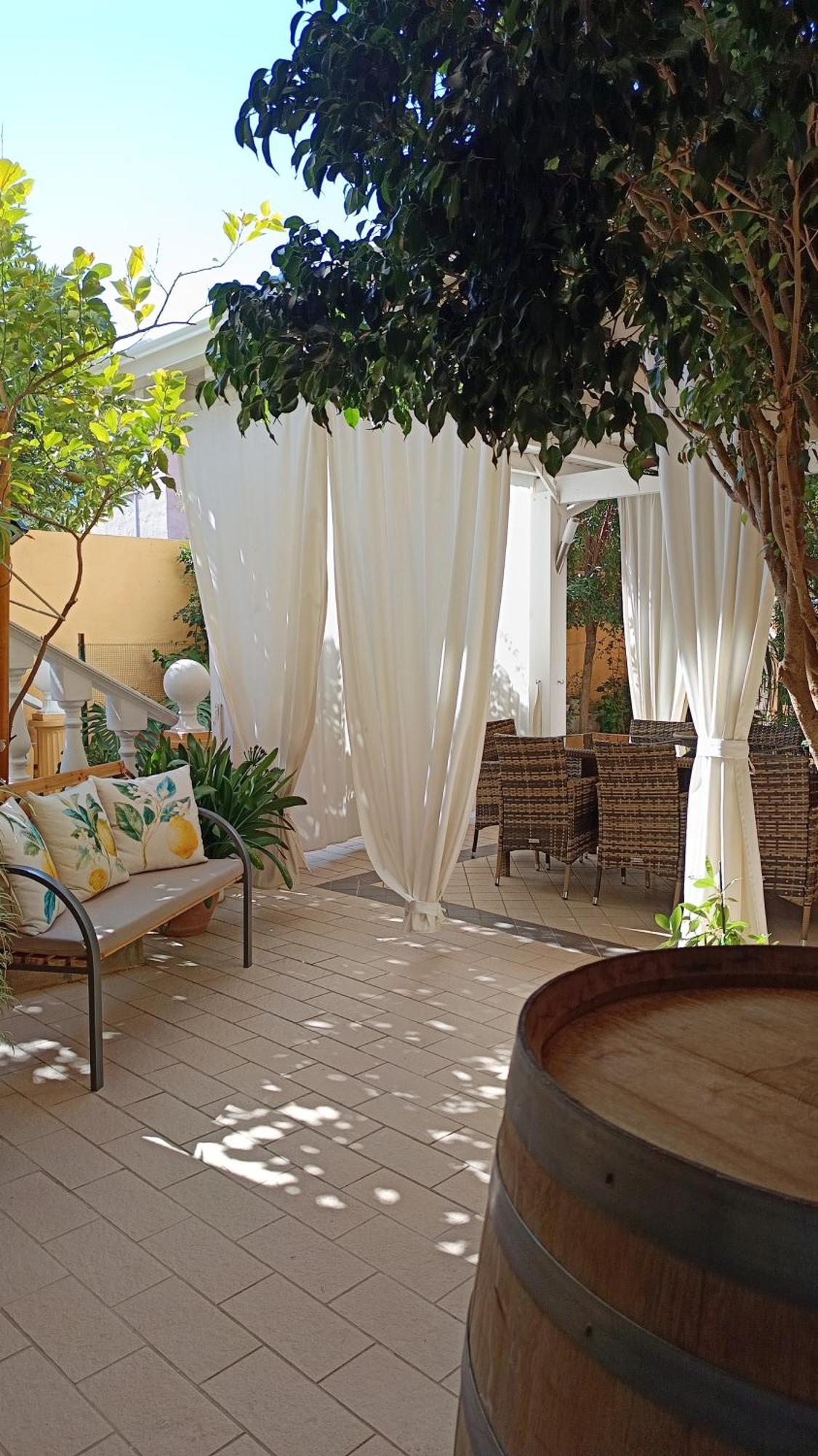Domos Le Due Tuie Bed & Breakfast พิสซินาส ภายนอก รูปภาพ